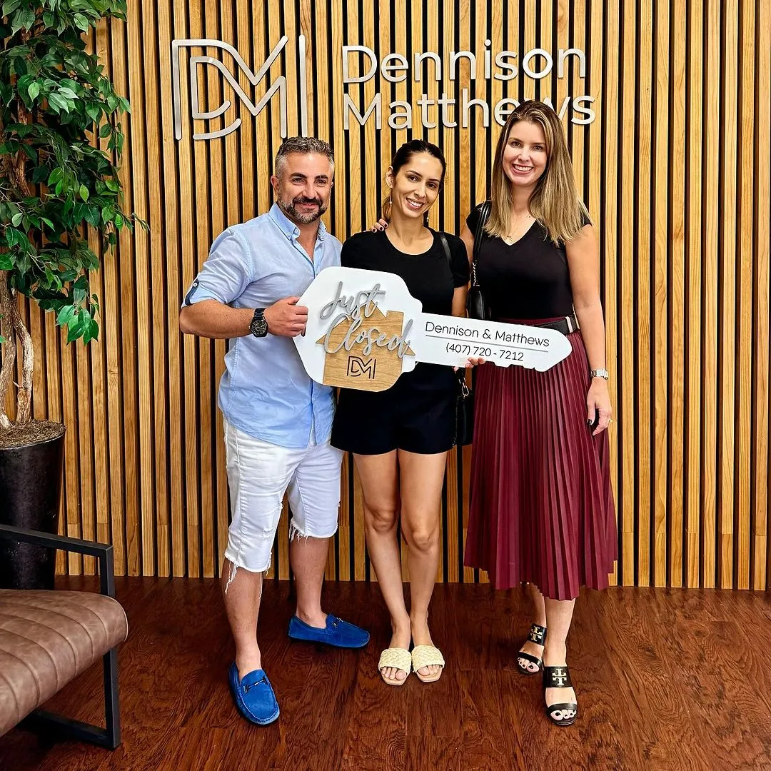 Jen Dantas com clientes em Orlando (2)