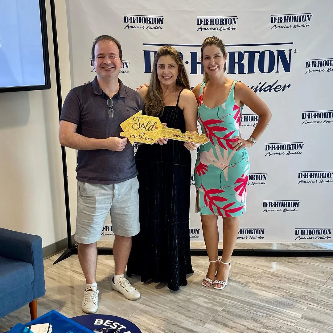 Jen Dantas com clientes em Orlando (4)