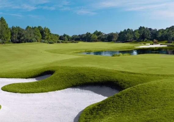 Case in vendita a Keenes Pointe: comunità familiare di lusso con esclusivo golf club