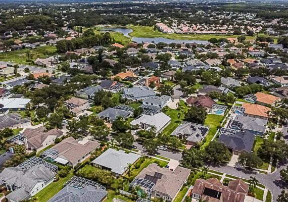 O custo da hesitação: Porque 2026 não perdoará quem confundiu prudência com paralisia.