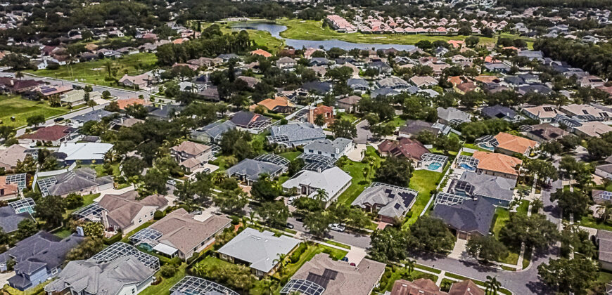 Casa à Venda em Orlando com Piscina – 357 Fairway Pointe Cir, FL 32828 Casa à Venda em Orlando com Piscina – 357 Fairway Pointe Cir, FL 32828