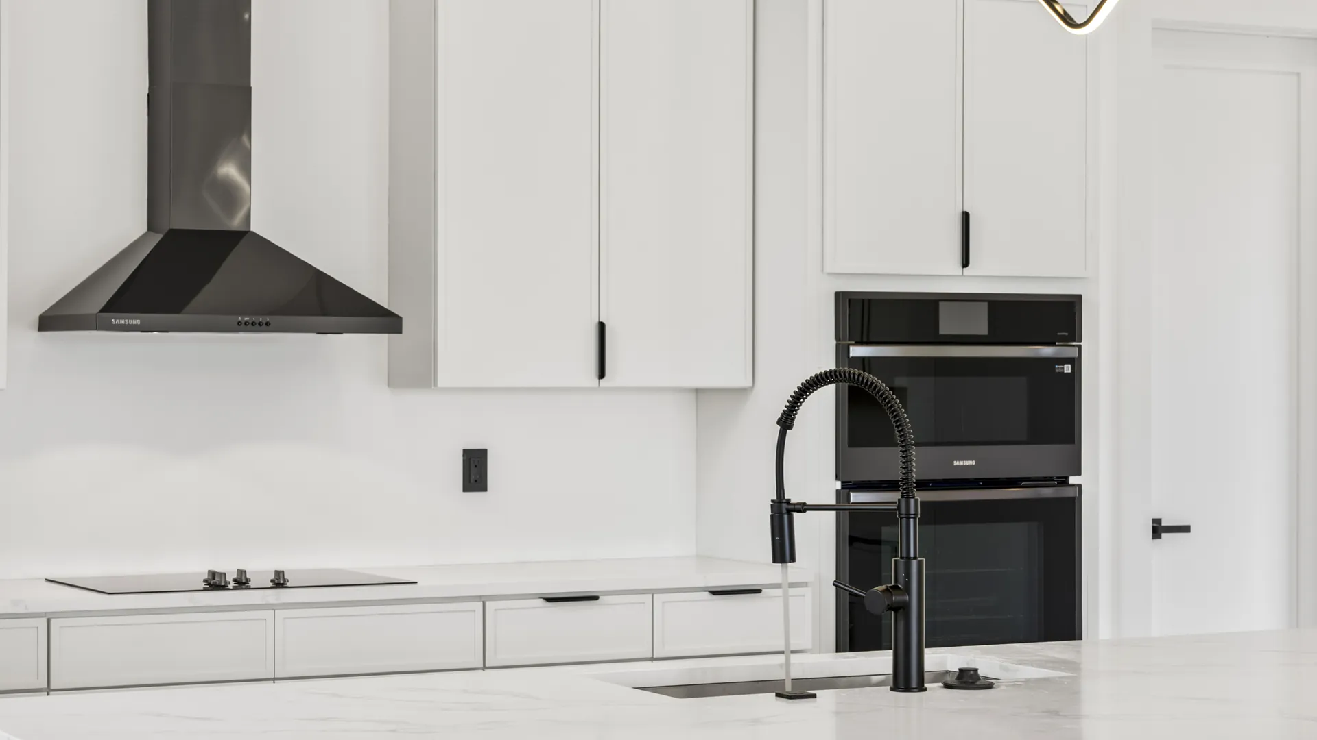 O DOMÍNIO SOBRE AS ÁGUAS (156 Caladium Ave) 42 - Jen Dantas Cozinha (ângulo 1) — 156 Caladium Ave