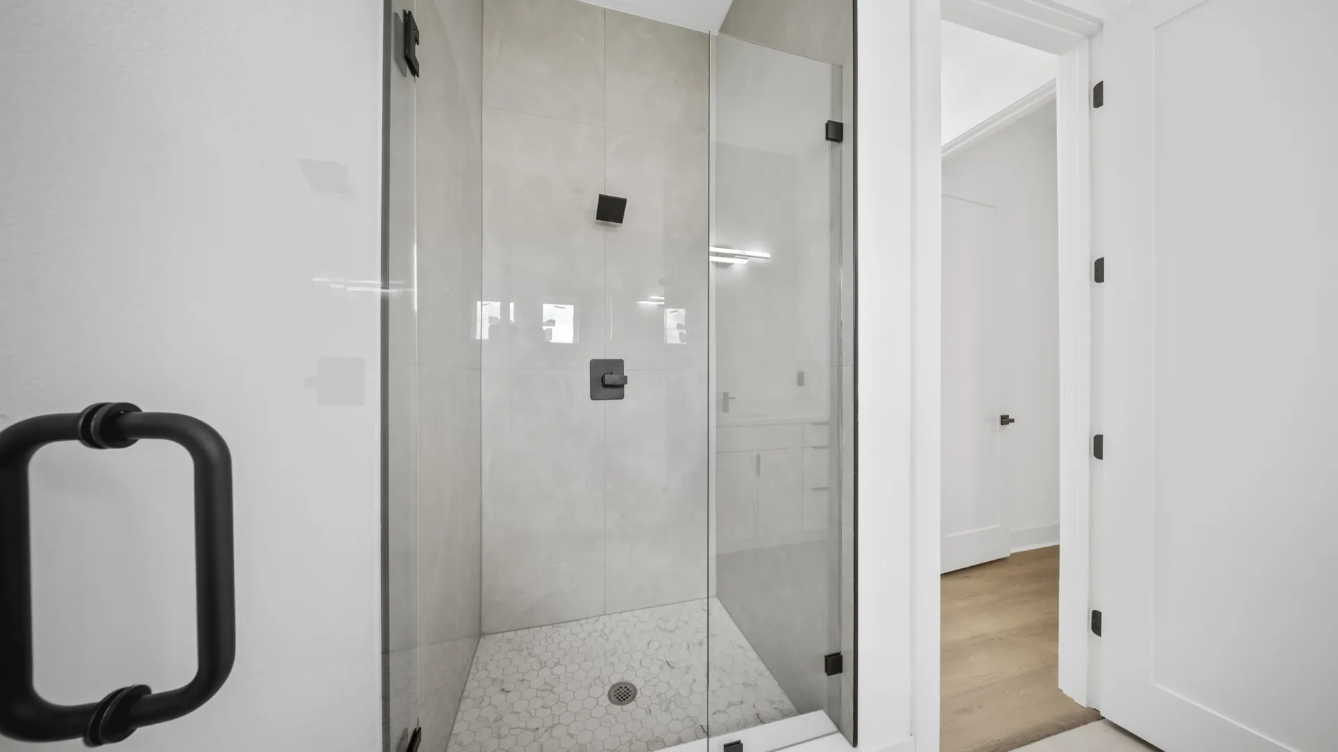 O DOMÍNIO SOBRE AS ÁGUAS (156 Caladium Ave) 53 - Jen Dantas Suíte segundo andar (ângulo 1) — 156 Caladium Ave